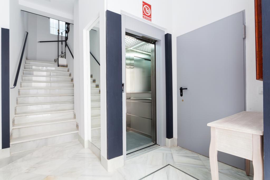 Hostly Acetres 1A Loft In City Center, Comunal Terrace, Fibre,Parking Optional Sevilla Eksteriør billede