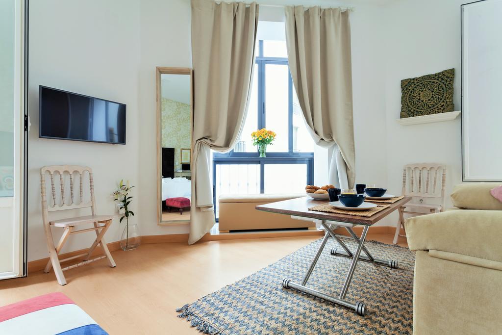 Hostly Acetres 1A Loft In City Center, Comunal Terrace, Fibre,Parking Optional Sevilla Eksteriør billede